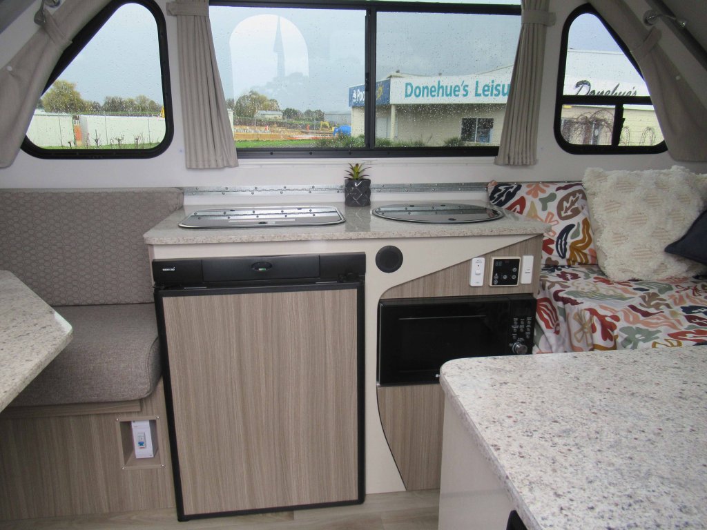 Donehues_Leisure_New_Avan_Cruiseliner_Adventure_Plus_Camper_Mt-Gambier_1235314-1024x768
